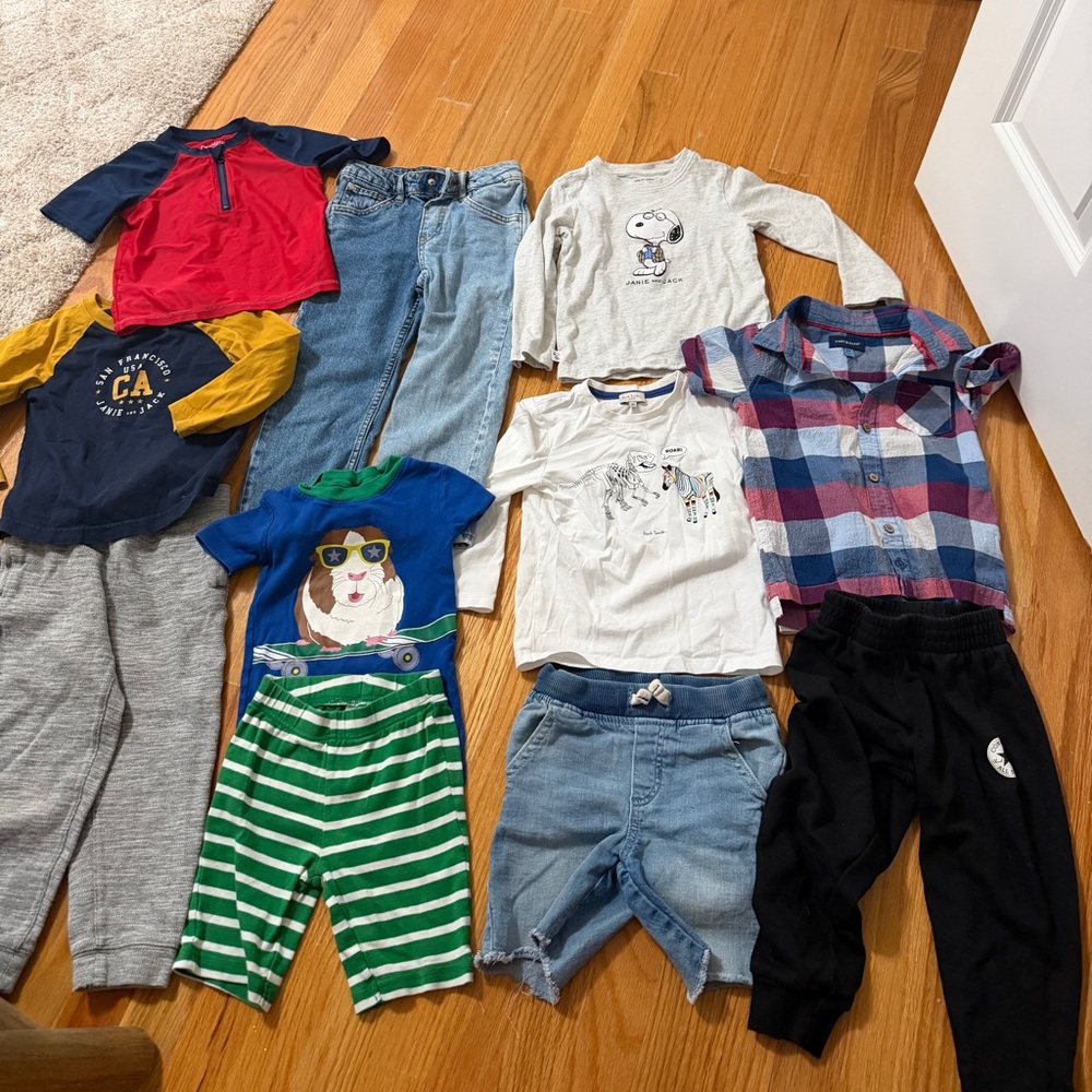 Mixed 11pc 3T boy clothes bundle - Snoopy, Stripes & Plaid